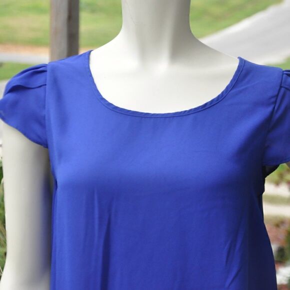 2/$10 Pink Rose 100% Polyester Size Large Hi-Lo Top BUNDLE ONLY - Picture 2 of 4